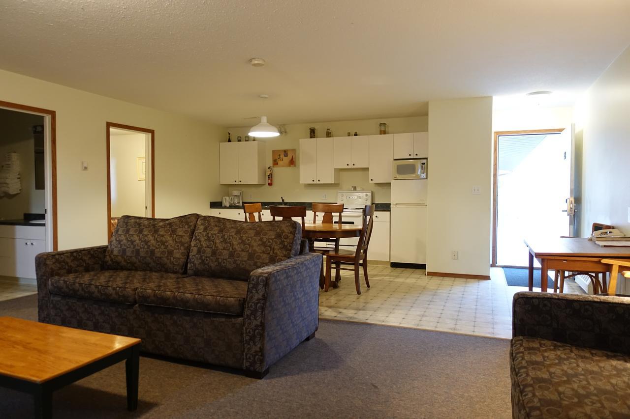 Armada Inn Motel Unity Exterior photo
